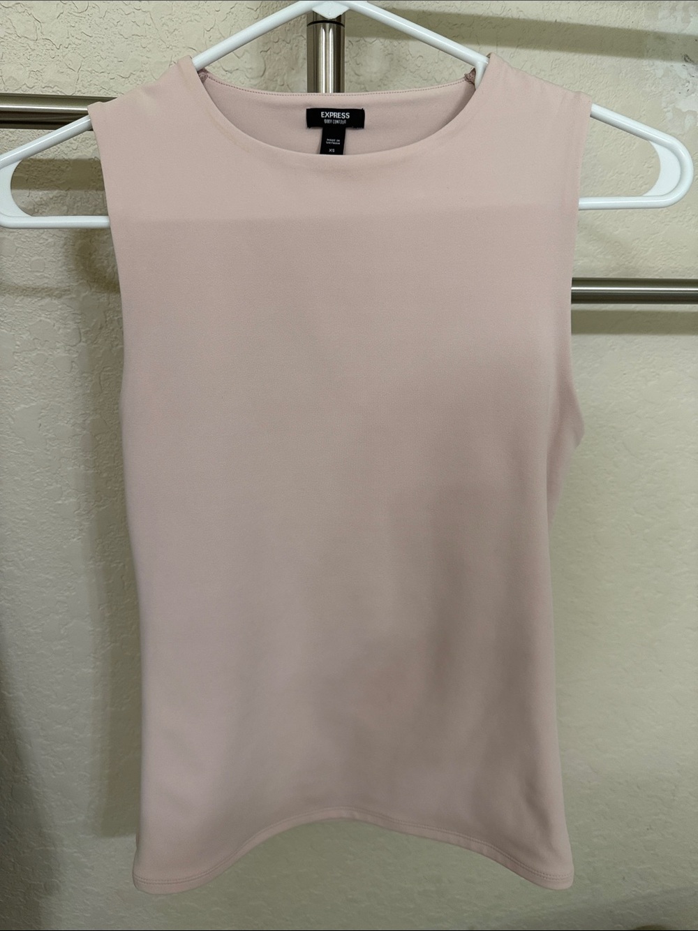 Express Blush Pink Sleeveless body contour Tank Top